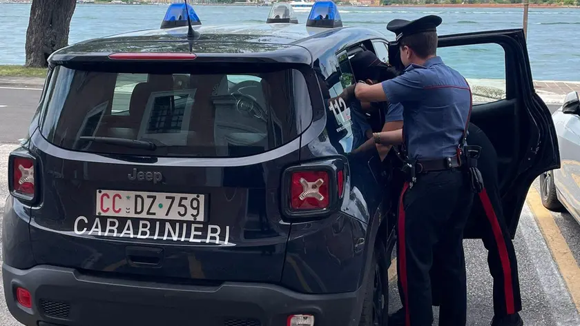 Il giovane è stato arrestato dai carabinieri