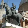 Donatello: la statua equestre del Gattamelata sul sagrato del Santo a Padova