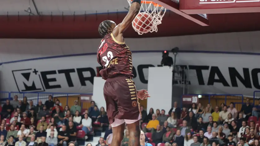 La Reyer crolla a Istanbul Foto Pòrcile