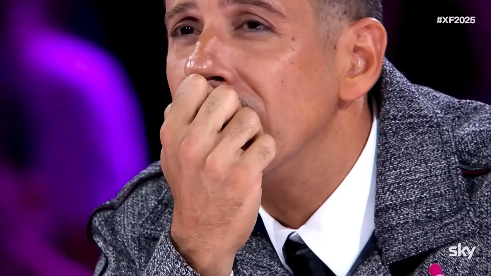 Francesco Gabbani durante la performance
