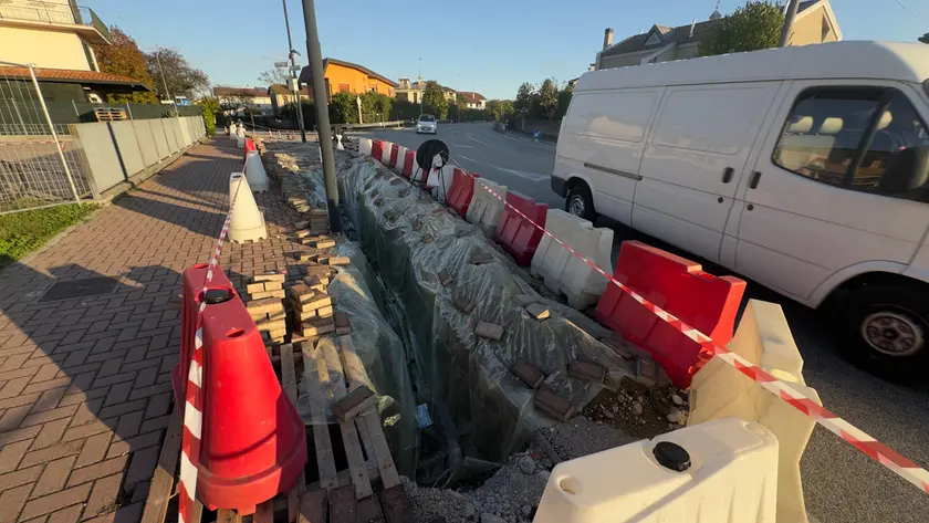 Il cantiere aperto e subito chiuso in via Castellana (foto Pòrcile)