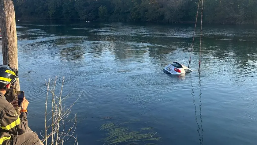 L'auto recuperata dal Sile