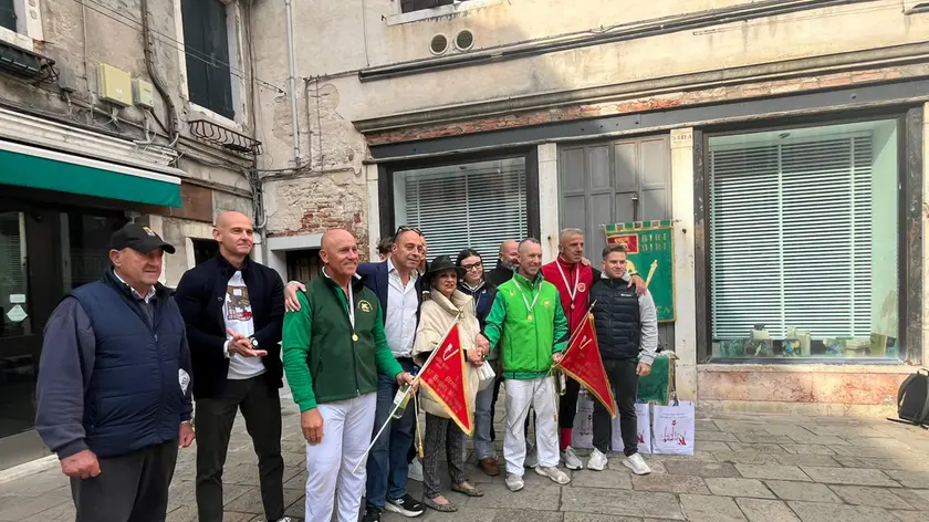 I vincitori con la famiglia di Savoldello