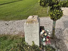 Il cippo dove si trovava il crocifisso in via Cristo Re a Jesolo