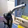 Prova a darsi fuoco alla pompa di benzina