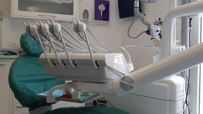 Ha un infarto dal dentista: salvata dal professionista