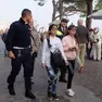 Alcune borseggiatrici scortate dalla polizia locale a Venezia