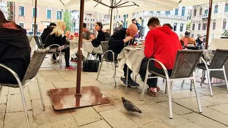 Un plateatico in campo Santo Stefano