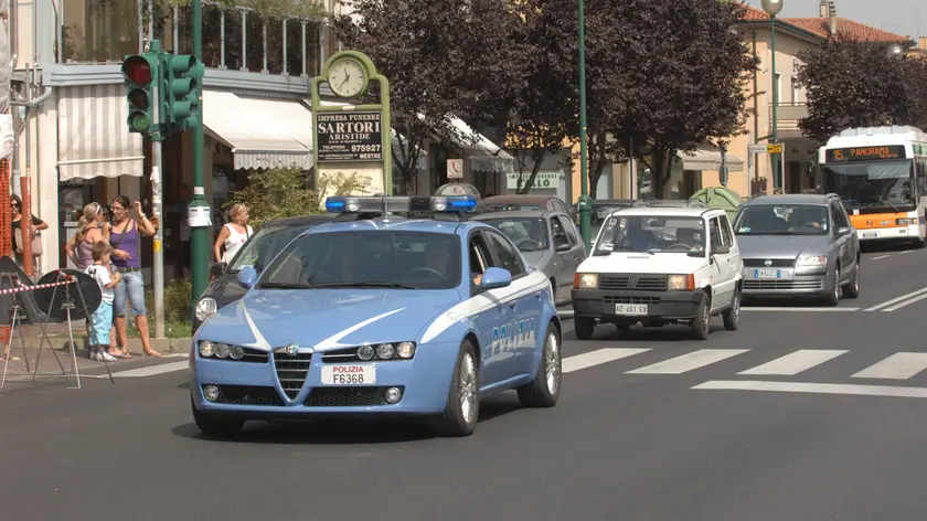 Una volante della polizia