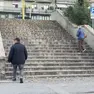 La scalinata dove é avvenuto l accoltellamento