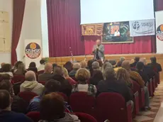 Riccardo Szumski a un incontro elettorale