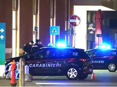 I carabinieri sul luogo della sparatoria, il parcheggio del Pam di Spinea