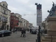 Niente multe in uscita dalla Ztl di Chioggia: la segnaletica non è chiara