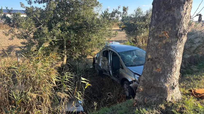 L'auto schiantata. Foto Bortoluzzi