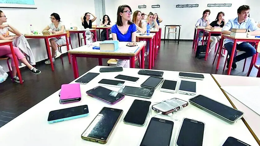 A Venezia ragazzi in cura la dipendenza da smartphone