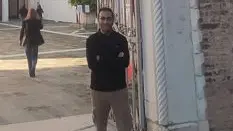 Mahmoud Abu Aisha davanti all’ingresso dell’università Ca’ Foscari