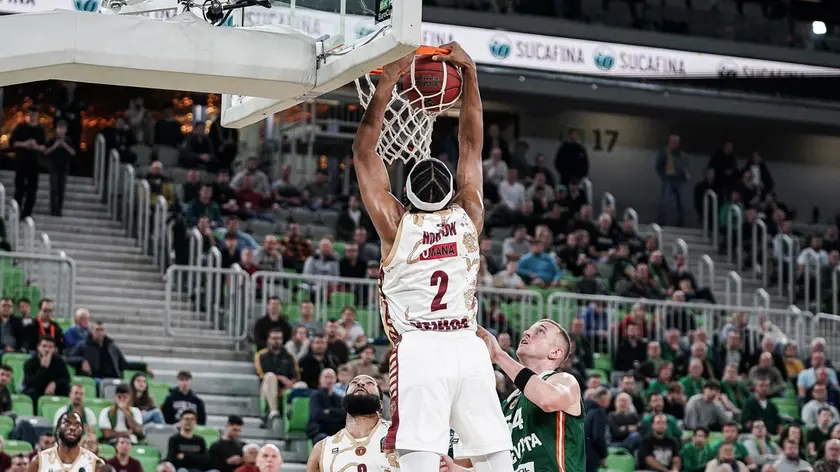 Un'azione a canestro della Reyer