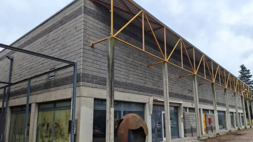 L’edificio di via Monte Popera a San Donà