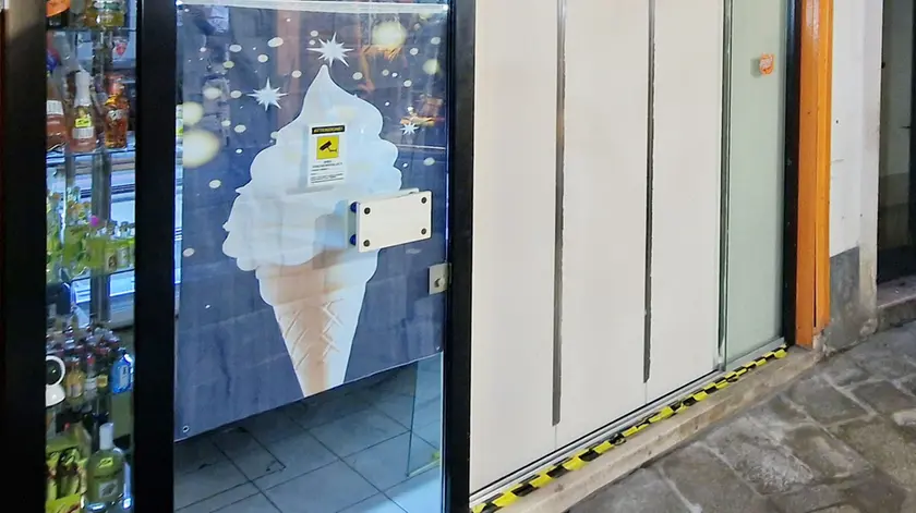 La gelateria a Rialto in cui è avvenuta la spaccata