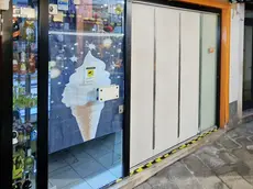 La gelateria a Rialto in cui è avvenuta la spaccata