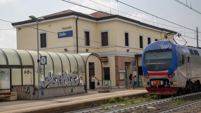 Stazione ferroviaria di Dolo