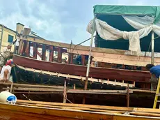 La storica imbarcazione durante i lavori di messa a nuovo