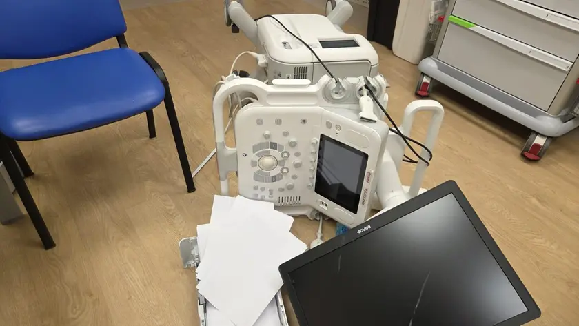 Uno dei macchinari distrutti in Pronto soccorso a Dolo