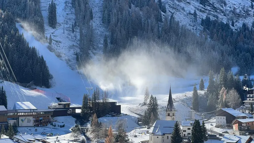 Cannoni in azione ad Arabba