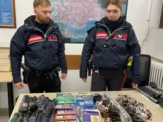 il materiale sequestrato dai carabinieri nei controlli straordinari durante le festività della Madonna della Salute