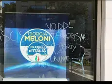 La sede di Fdi di Mestre imbrattata