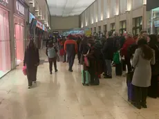 Pendolari fermi alla stazione di Padova