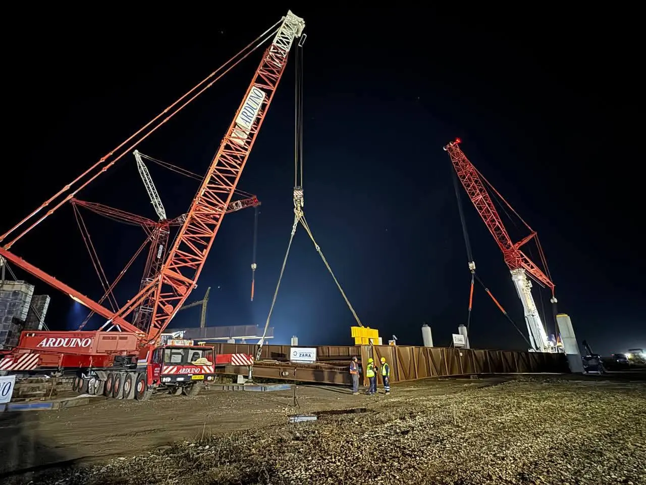 Il viadotto prima di essere sollevato