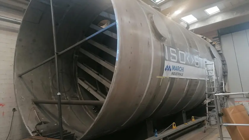 Nella notte tra il 4 e il 5 dicembre il trasporto eccezionale per Marchi Industriale