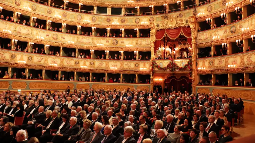 Fenice gremita per un precedente Concerto di Capodanno
