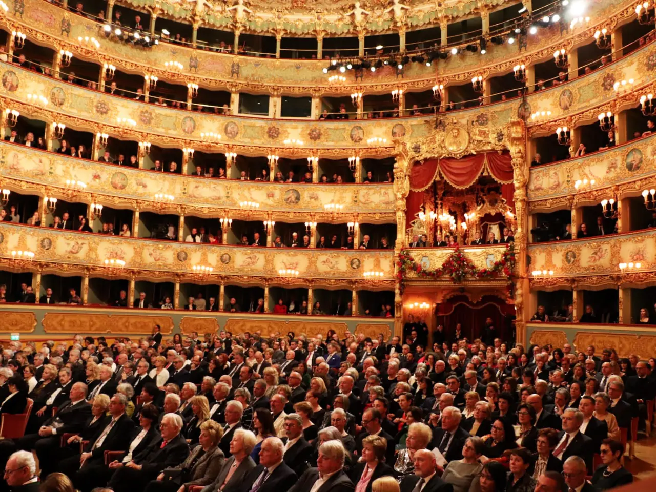 Fenice gremita per un precedente Concerto di Capodanno