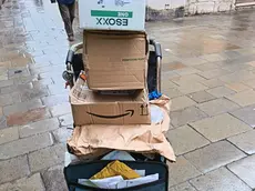 Pacchi da consegnare in centro storico a Venezia