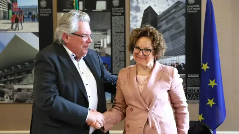 Frank Gotthardt e Tiziana Lippiello alla firma del protocollo d’intesa sul progetto Mare