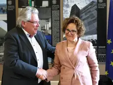 Frank Gotthardt e Tiziana Lippiello alla firma del protocollo d’intesa sul progetto Mare