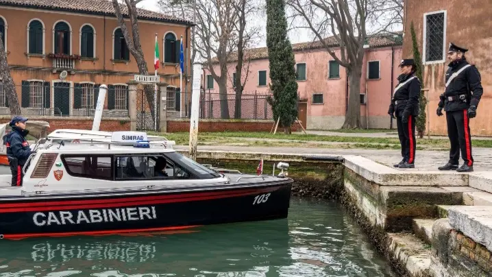 I carabinieri di Burano hanno scoperto la ladra dei portafogli