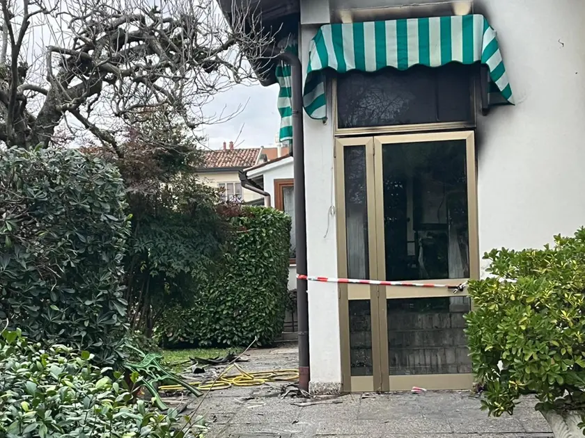 La casa andata a fuoco a Spinea