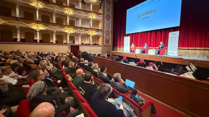 Il faccia a faccia tra i cittadini e il neo presidente del Veneto Luca Zaia (fotofilm)