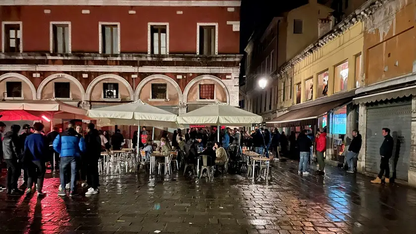 Movida in campo Bella Vienna a Rialto