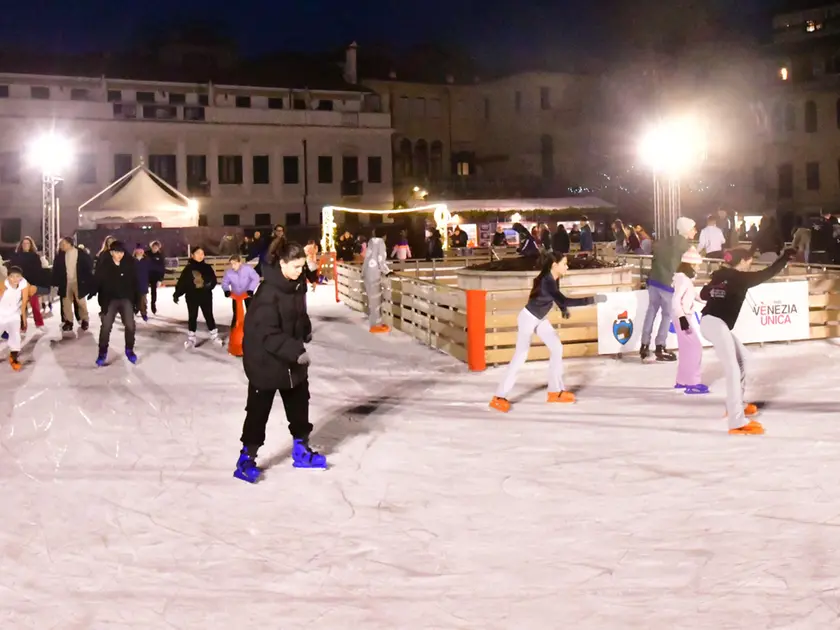 La pista che ogni anno viene allestita in campo San Polo a Venezia