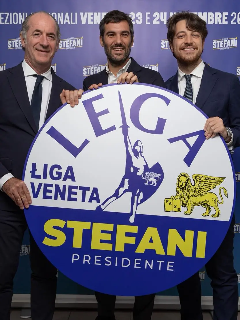 Da sinistra, Luca Zaia, Andrea Tomaello e il presidente Alberto Stefani