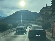 Auto in coda stamani a Valle di Cadore