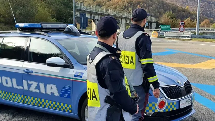 Posto di blocco della Polizia Stradale