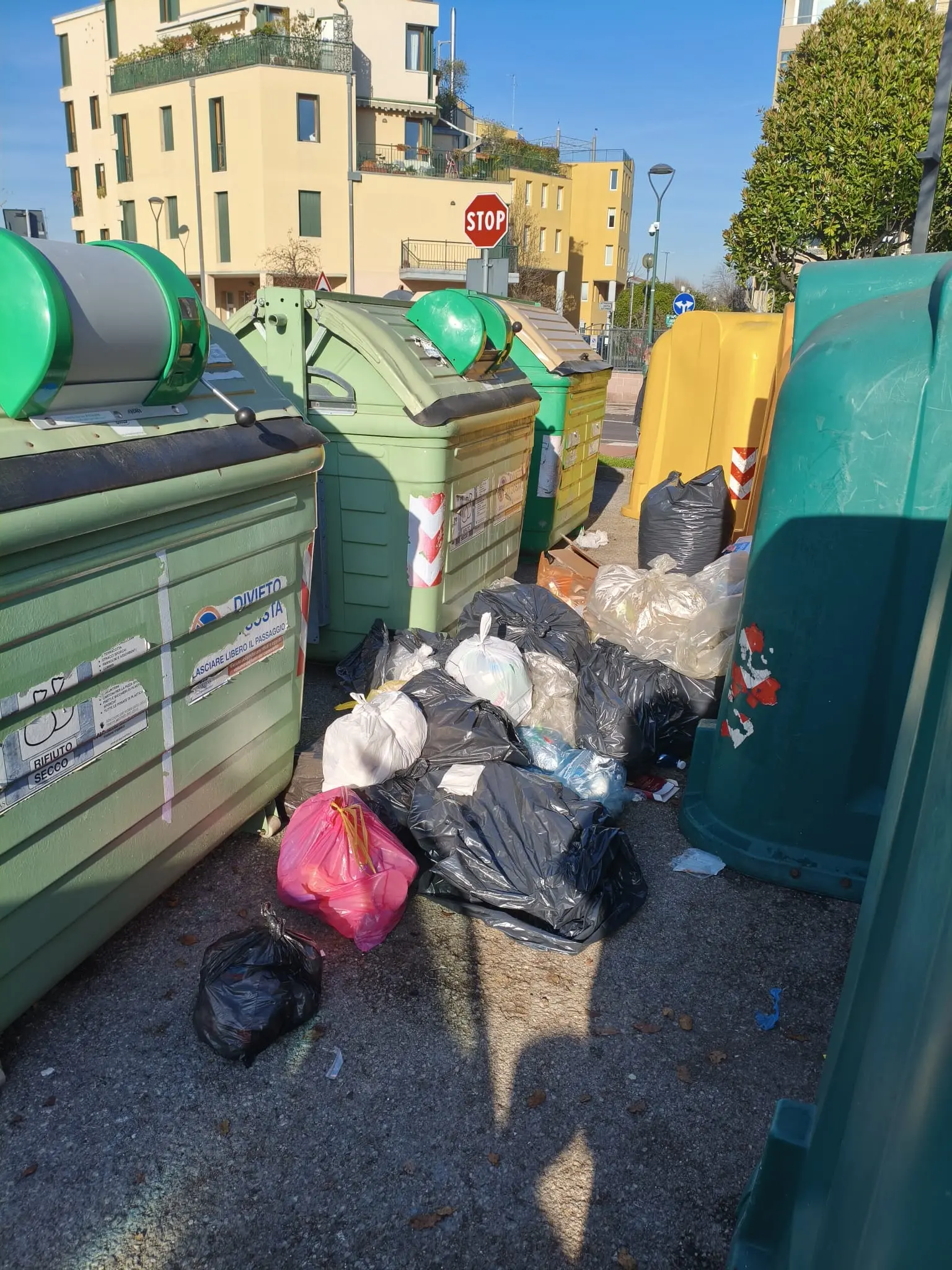 La situazione in via Einaudi (foto Chiarin)