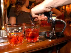 La chiacchierata al bar si è trasformata in rissa tra due donne