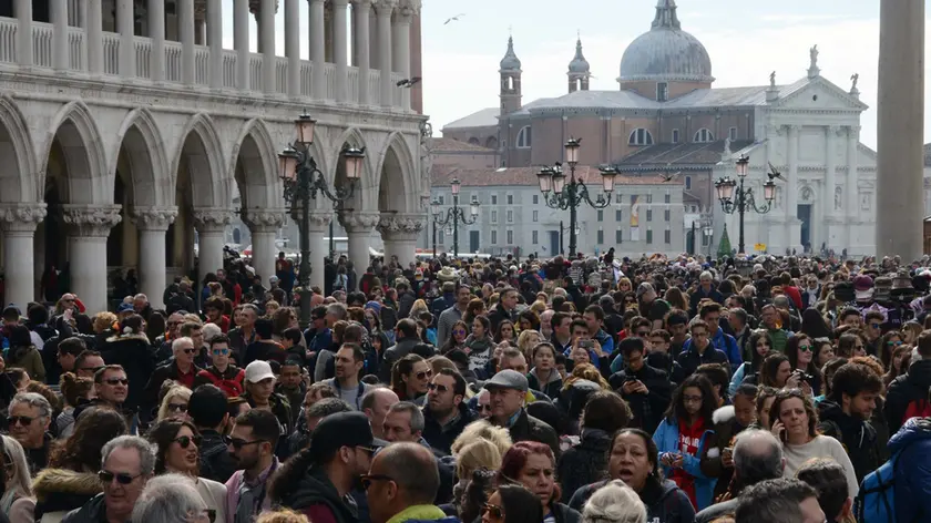 Tornano le zone rosse nel Veneziano in occasione delle festività natalizie