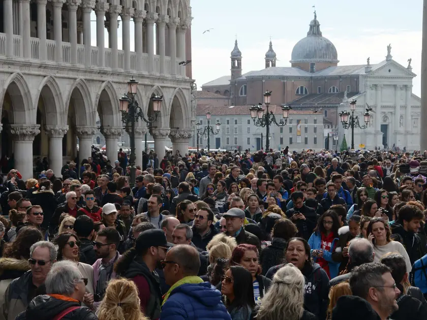 Tornano le zone rosse nel Veneziano in occasione delle festività natalizie